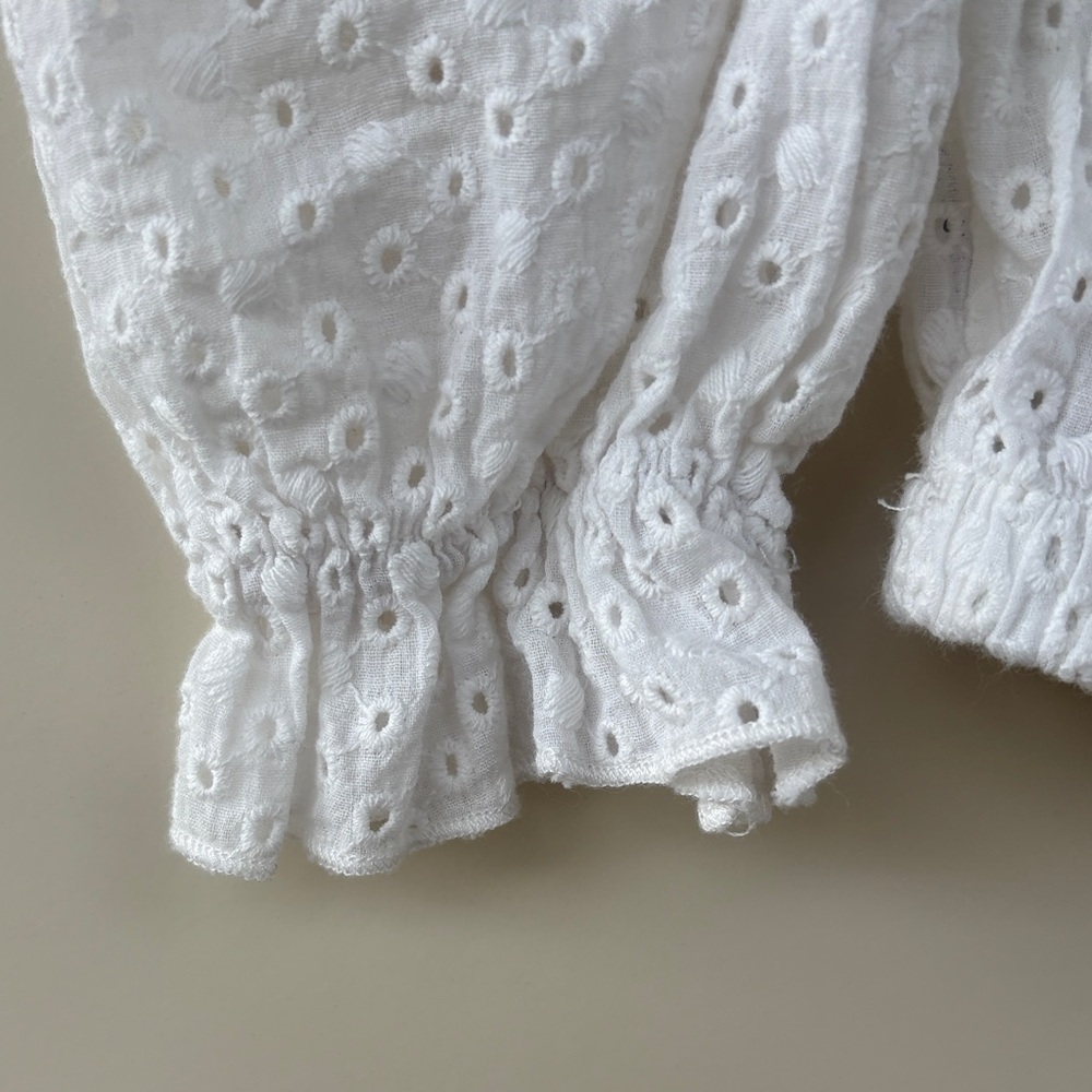 Elegant White Eyelet Blouse with Puff Sleeves - Picture 4 of 5